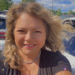 Meet your Posher, Robyne